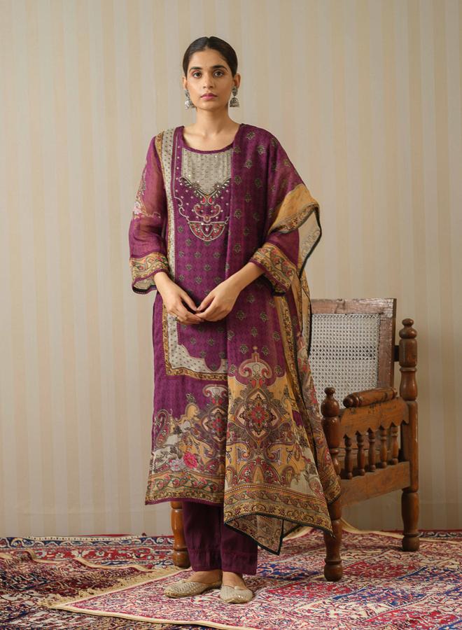 DW Printed Round Neck Straight Kurta and Trousers with Dupatta Set - Image 4